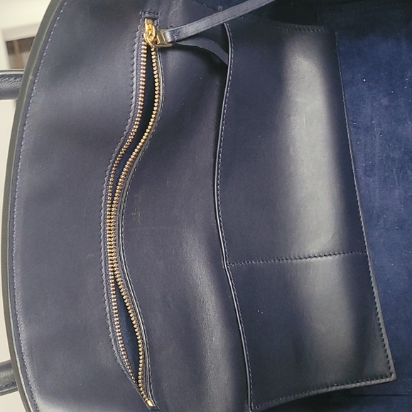 Limited Edition Celine Tie Knot - Picture 4 of 4